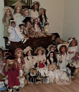 Antieke poppen te koop